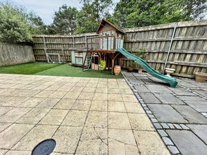 Photo 22- click for photo gallery